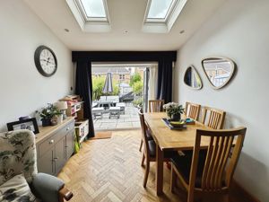 Lounge/Diner- click for photo gallery